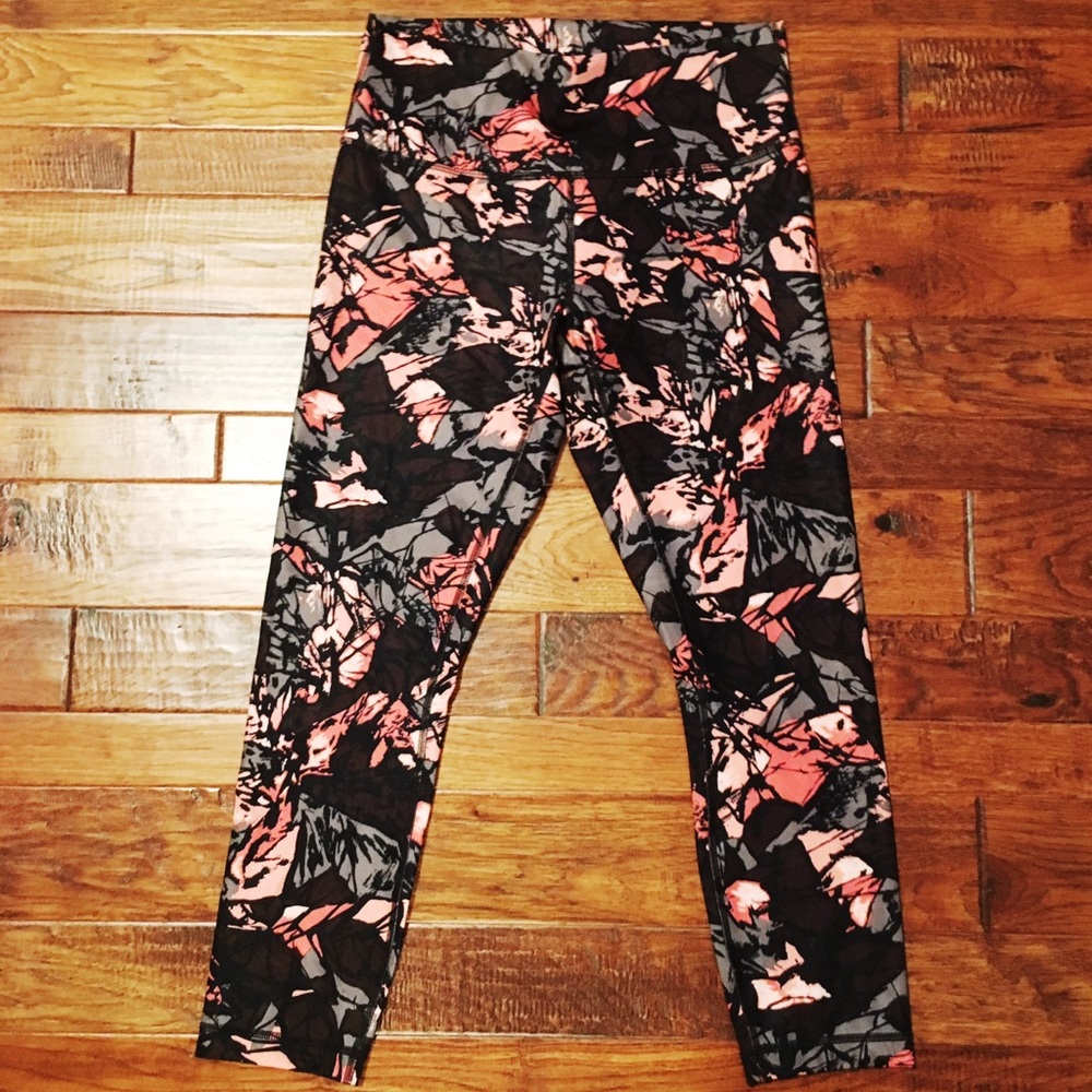 NWOT Lululemon crops